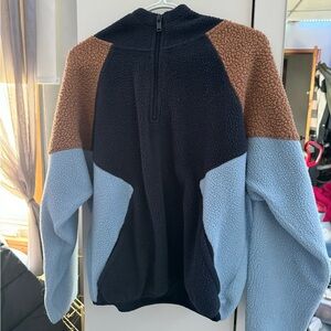 AE • Colour-block Sherpa